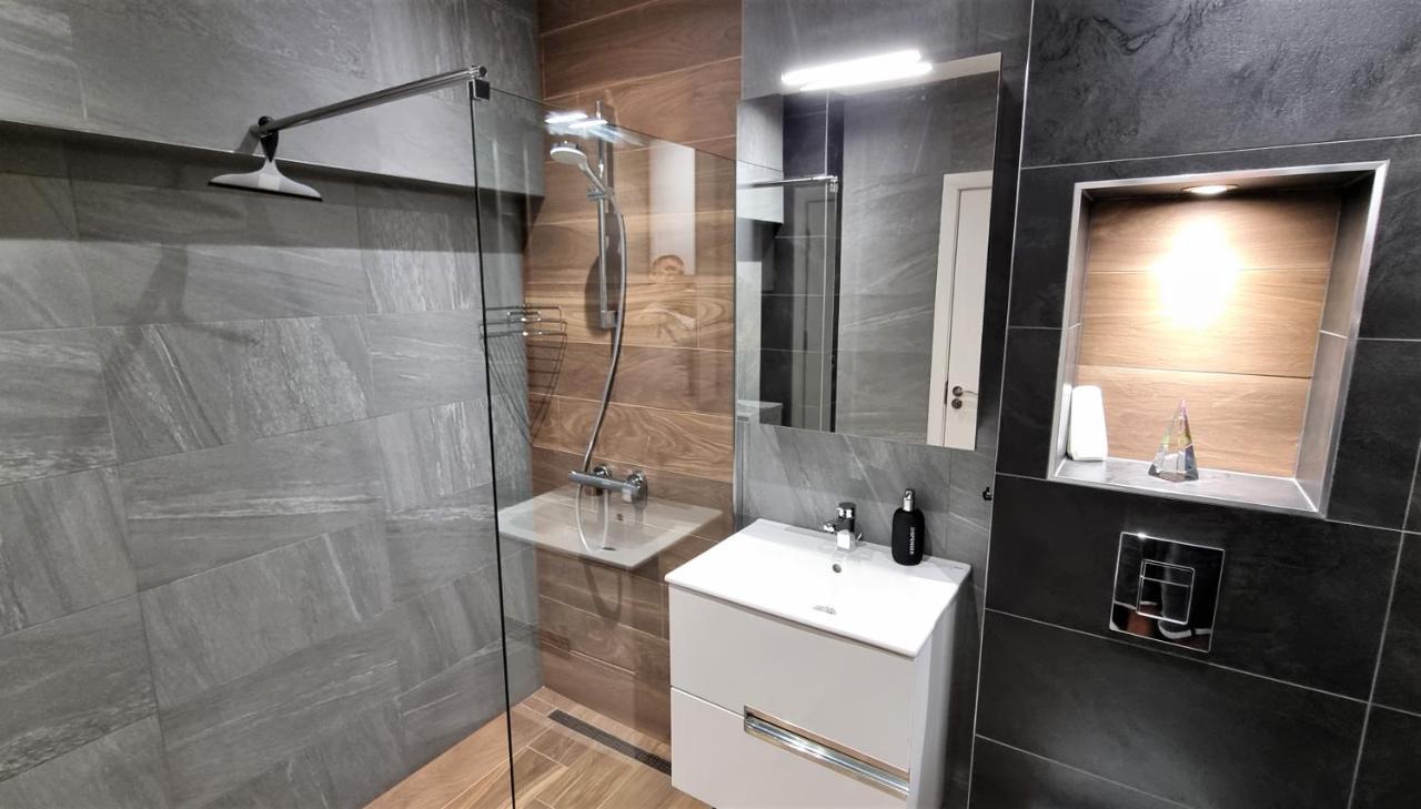 Luxury Quiet Apartment In The City Center พลอฟดิฟ ภายนอก รูปภาพ