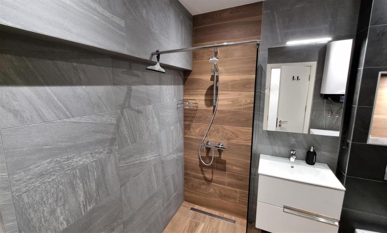 Luxury Quiet Apartment In The City Center พลอฟดิฟ ภายนอก รูปภาพ
