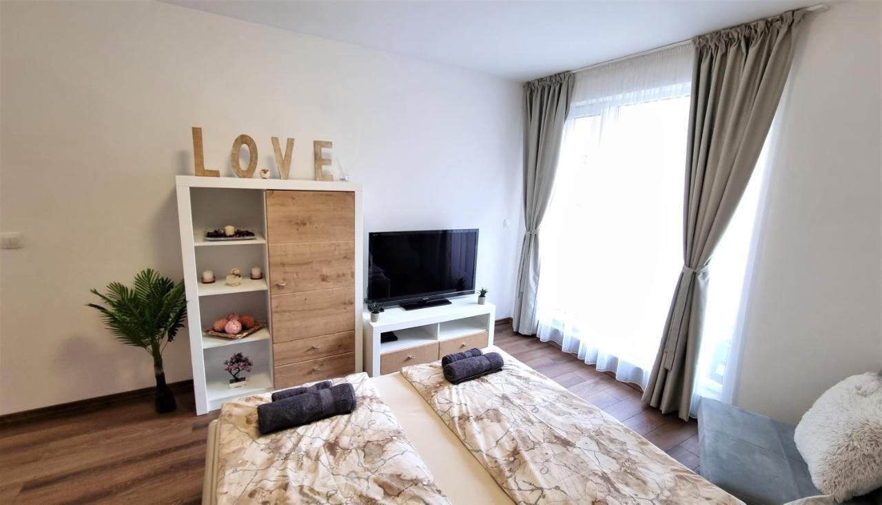 Luxury Quiet Apartment In The City Center พลอฟดิฟ ภายนอก รูปภาพ